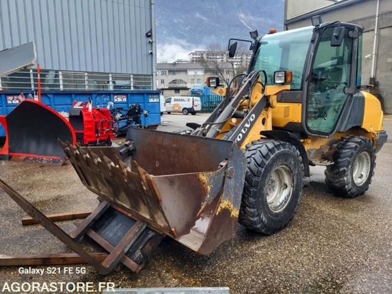 CHARGEUSE VOLVO L25B-P 2008 6200 HEURES - Товарач: снимка 4 CHARGEUSE VOLVO L25B-P 2008 6200 HEURES - Товарач: снимка 4