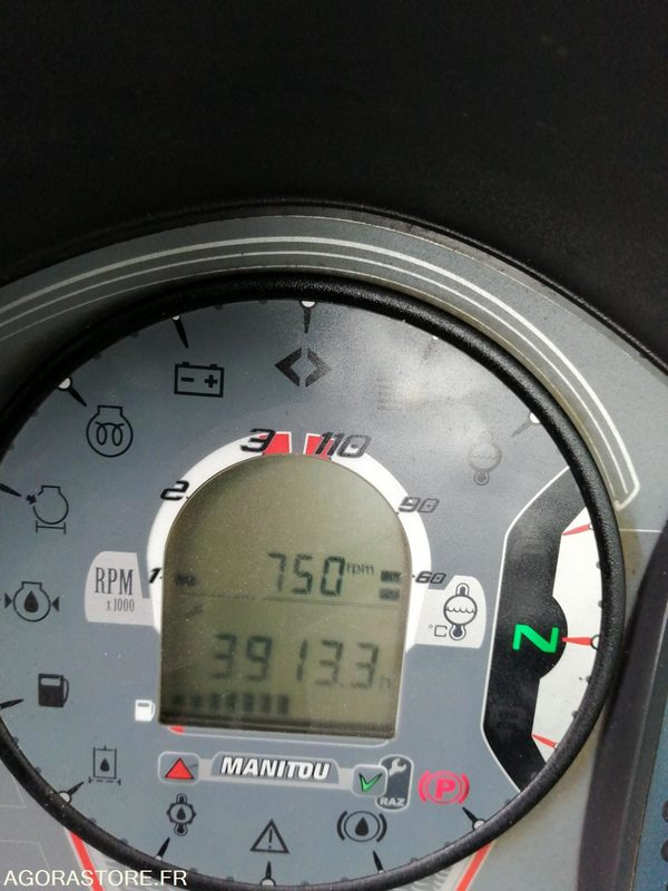 CHARIOT TELESCOPIQUE FIXE - MANITOU - 2.5 T - 2014 / 3910 HEURES - Телескопичен товарач: снимка 4 CHARIOT TELESCOPIQUE FIXE - MANITOU - 2.5 T - 2014 / 3910 HEURES - Телескопичен товарач: снимка 4