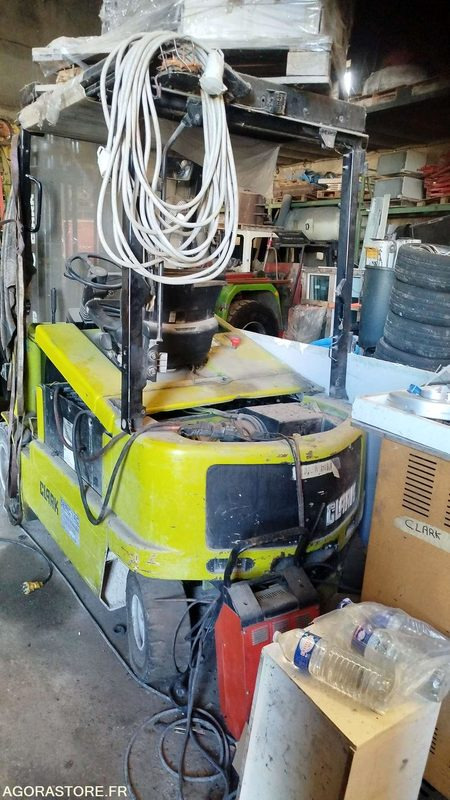 CLARK CEM KM30 - 2000 - CARTE ÉLECTRONIQUE HS - Инструмент/ Оборудване: снимка 5 CLARK CEM KM30 - 2000 - CARTE ÉLECTRONIQUE HS - Инструмент/ Оборудване: снимка 5