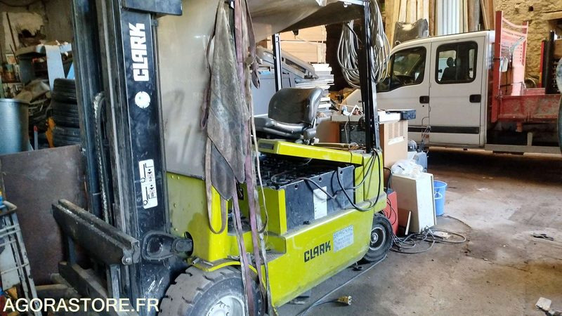 CLARK CEM KM30 - 2000 - CARTE ÉLECTRONIQUE HS - Инструмент/ Оборудване: снимка 1 CLARK CEM KM30 - 2000 - CARTE ÉLECTRONIQUE HS - Инструмент/ Оборудване: снимка 1