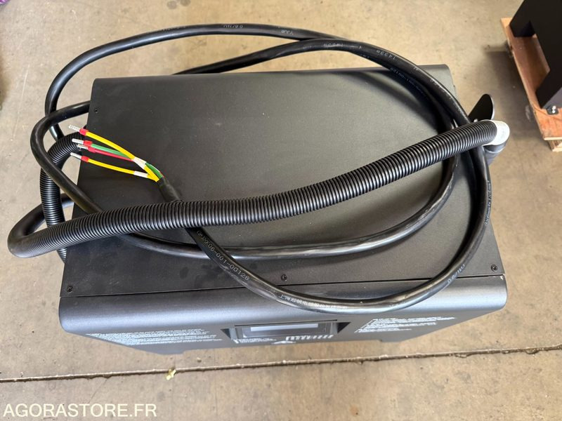 Chargeur 380v batterie lithium - Инструмент/ Оборудване: снимка 2 Chargeur 380v batterie lithium - Инструмент/ Оборудване: снимка 2