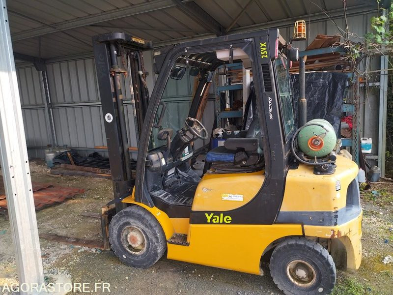 Chariot Élévateur YALE GLP25VX (2007) - Pour Pièces ou Réparation - Газокар: снимка 1 Chariot Élévateur YALE GLP25VX (2007) - Pour Pièces ou Réparation - Газокар: снимка 1