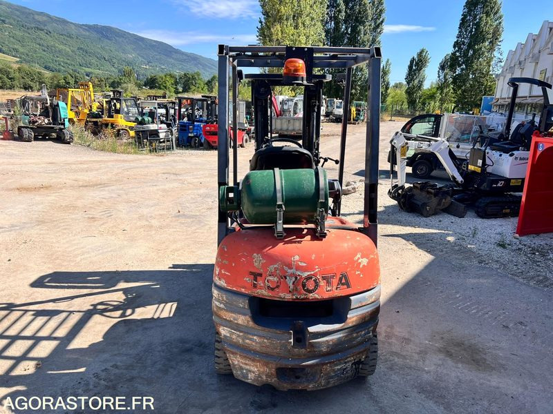 Chariot élévateur à gaz Toyota FG15 4,3m - 1,5T - Année 1994 - 10770 heures - Газокар: снимка 4 Chariot élévateur à gaz Toyota FG15 4,3m - 1,5T - Année 1994 - 10770 heures - Газокар: снимка 4