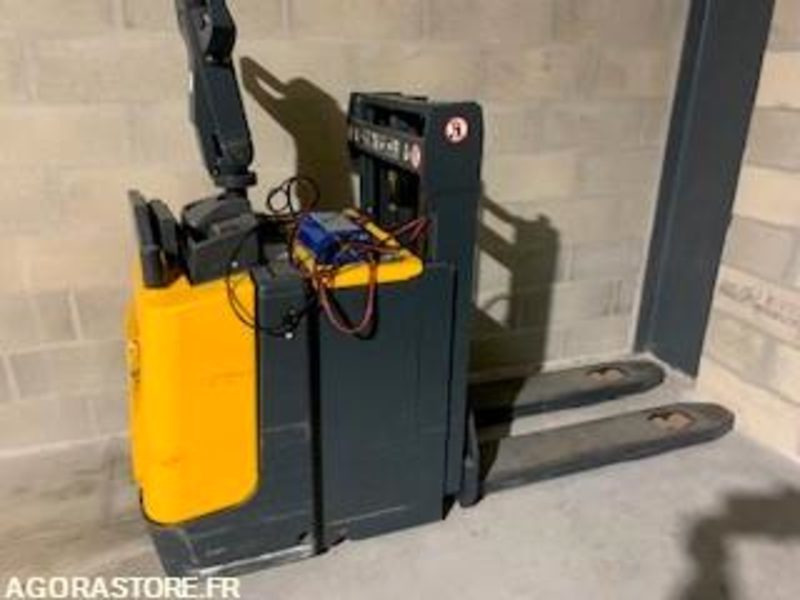 Chariot transpalette électrique sur batterie d'occasion JUNGHEINRICH - Палетна количка: снимка 2 Chariot transpalette électrique sur batterie d'occasion JUNGHEINRICH - Палетна количка: снимка 2