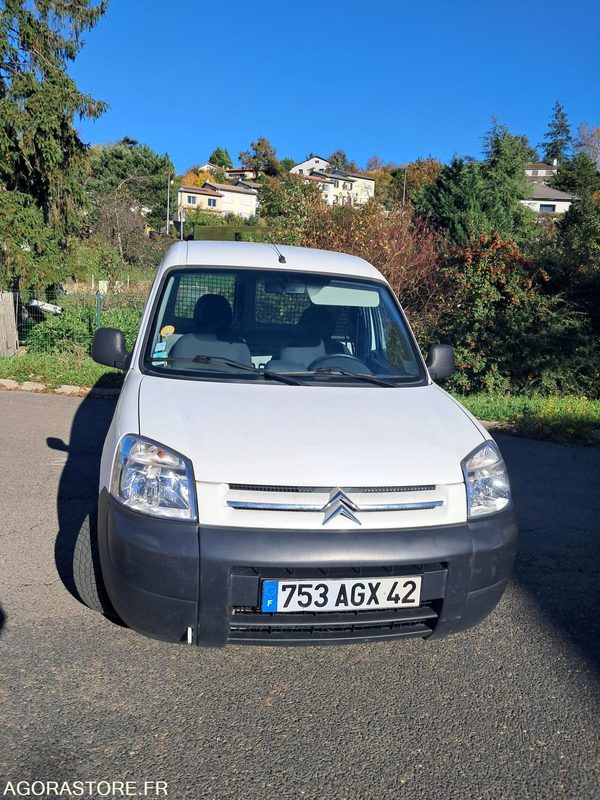 Citroën Berlingo 753 AGX 42 - Малък ван: снимка 1 Citroën Berlingo 753 AGX 42 - Малък ван: снимка 1