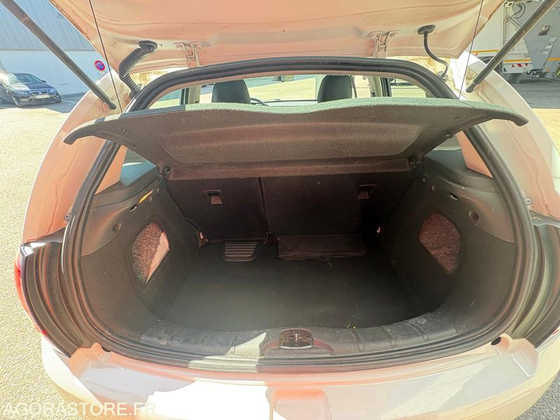 Citroën C3 - 2013 - 233 100 km - DB126JA - Лек автомобил: снимка 5 Citroën C3 - 2013 - 233 100 km - DB126JA - Лек автомобил: снимка 5