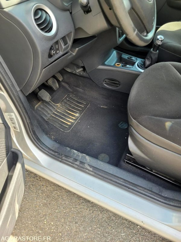 Citroën C3 871 AXS 60 - Лек автомобил: снимка 4 Citroën C3 871 AXS 60 - Лек автомобил: снимка 4