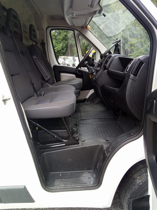 Citroen jumper 2,2 HDi 100 l1h1 77540 kms garanties HS Non ROULANT - Товарен бус: снимка 2 Citroen jumper 2,2 HDi 100 l1h1 77540 kms garanties HS Non ROULANT - Товарен бус: снимка 2