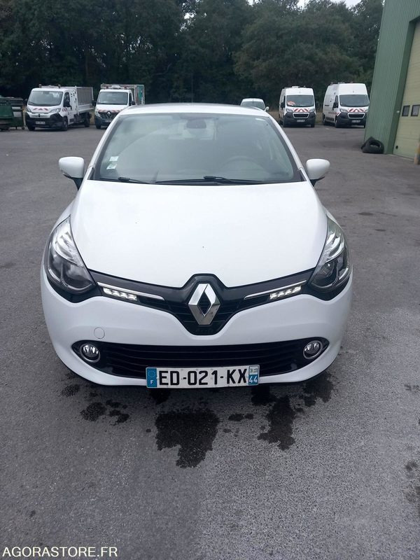 Clio IV essence - Лек автомобил: снимка 1 Clio IV essence - Лек автомобил: снимка 1