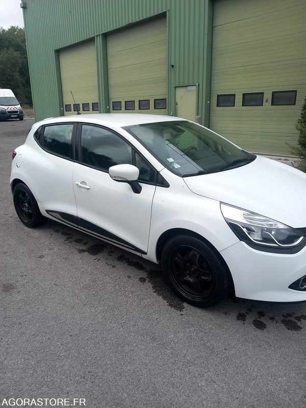 Clio IV essence - Лек автомобил: снимка 2 Clio IV essence - Лек автомобил: снимка 2
