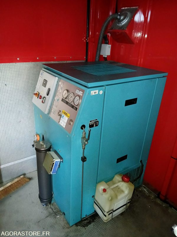 Compresseur HP air respirable BAUER MV120, avec rampe de gonflage 6 flexibles - Компресор за въздух: снимка 1 Compresseur HP air respirable BAUER MV120, avec rampe de gonflage 6 flexibles - Компресор за въздух: снимка 1