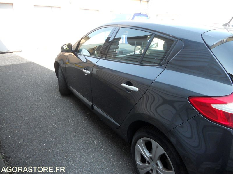 LOT 7 SLT - RENAULT MEGANE - Друга техника: снимка 4 LOT 7 SLT - RENAULT MEGANE - Друга техника: снимка 4