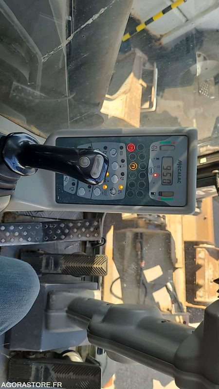 EAU 152 - Pelle hydraulique MECALAC 10 MSX - 2003 - Багер: снимка 5 EAU 152 - Pelle hydraulique MECALAC 10 MSX - 2003 - Багер: снимка 5