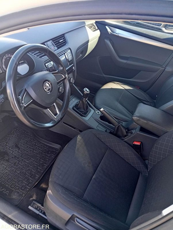 EY-523-LF - Roulant - SKODA OCTAVIA - VP - 384 000 Kms - Лек автомобил: снимка 5 EY-523-LF - Roulant - SKODA OCTAVIA - VP - 384 000 Kms - Лек автомобил: снимка 5