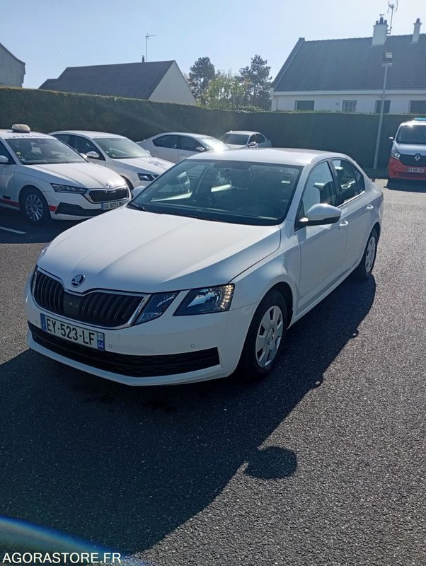 EY-523-LF - Roulant - SKODA OCTAVIA - VP - 384 000 Kms - Лек автомобил: снимка 1 EY-523-LF - Roulant - SKODA OCTAVIA - VP - 384 000 Kms - Лек автомобил: снимка 1