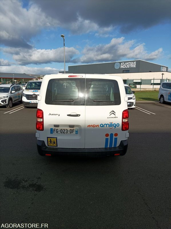FG-023-DF - Roulant - CITROEN JUMPY SPACE TOURER - VP - 178 975 Kms - Микробус, Пътнически бус: снимка 4 FG-023-DF - Roulant - CITROEN JUMPY SPACE TOURER - VP - 178 975 Kms - Микробус, Пътнически бус: снимка 4