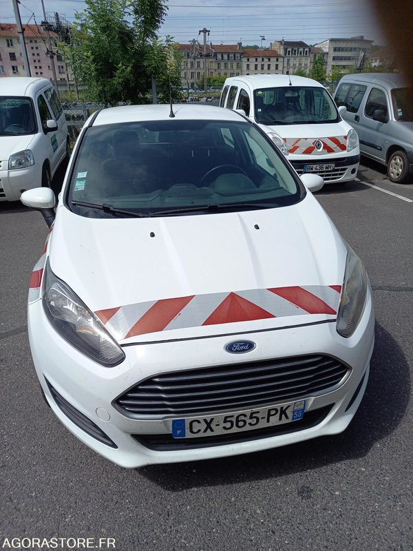 FORD FIESTA TDCI 70 FAP TREND -5 PORTES - Лек автомобил: снимка 2 FORD FIESTA TDCI 70 FAP TREND -5 PORTES - Лек автомобил: снимка 2
