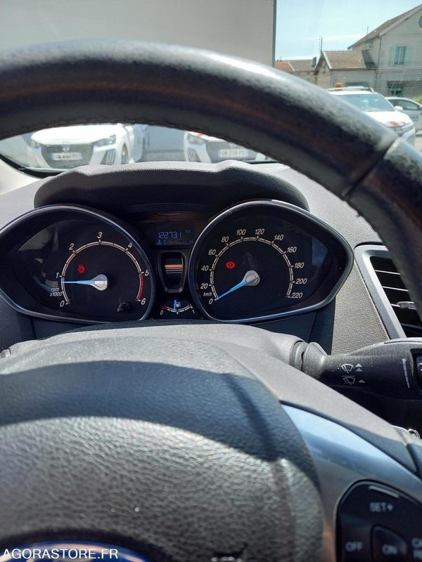 FORD FIESTA TDCI 70 FAP TREND 5 portes - Лек автомобил: снимка 3 FORD FIESTA TDCI 70 FAP TREND 5 portes - Лек автомобил: снимка 3