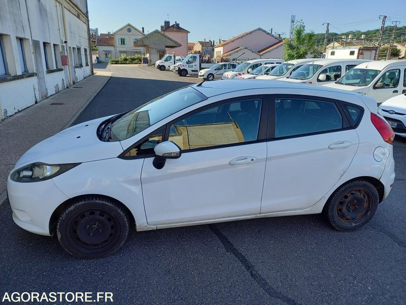 FORD FIESTA TDCI 70 FAP TREND 5 portes - Лек автомобил: снимка 2 FORD FIESTA TDCI 70 FAP TREND 5 portes - Лек автомобил: снимка 2