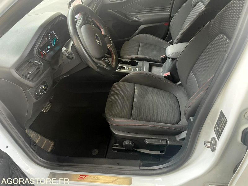 FORD FOCUS finition ST Line 122800 Kms 2021 - Комби: снимка 4 FORD FOCUS finition ST Line 122800 Kms 2021 - Комби: снимка 4