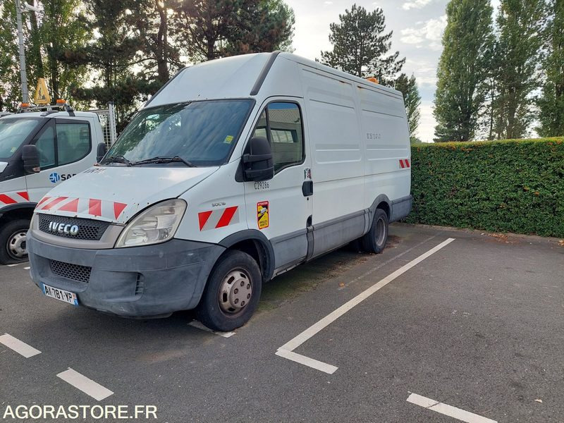FOURGON IVECO AVEC GROUPE HP / AX781YP (VENTE EXPORT UNIQUEMENT) - Товарен бус: снимка 1 FOURGON IVECO AVEC GROUPE HP / AX781YP (VENTE EXPORT UNIQUEMENT) - Товарен бус: снимка 1