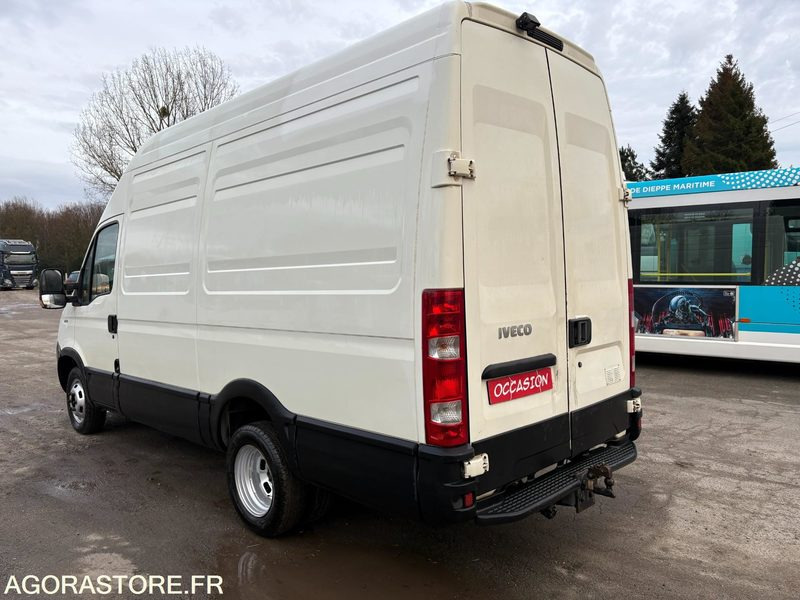 FOURGON IVECO DAILY 180 CV - 2011 - 195 600 KMS - Товарен бус: снимка 4 FOURGON IVECO DAILY 180 CV - 2011 - 195 600 KMS - Товарен бус: снимка 4