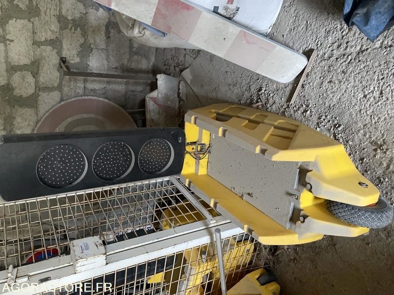 Feux tricolores et cages - Инструмент/ Оборудване: снимка 4 Feux tricolores et cages - Инструмент/ Оборудване: снимка 4