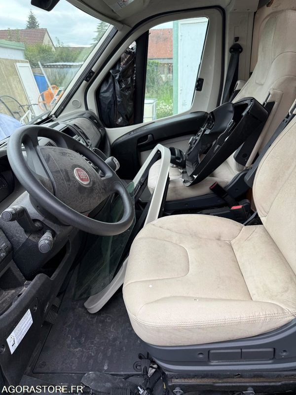 Fiat Ducato, camping-car - 2017 - 62000km - accidenté - Кемпер ван: снимка 3 Fiat Ducato, camping-car - 2017 - 62000km - accidenté - Кемпер ван: снимка 3