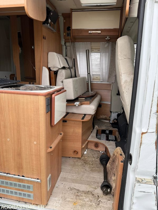 Fiat Ducato, camping-car - 2017 - 62000km - accidenté - Кемпер ван: снимка 4 Fiat Ducato, camping-car - 2017 - 62000km - accidenté - Кемпер ван: снимка 4