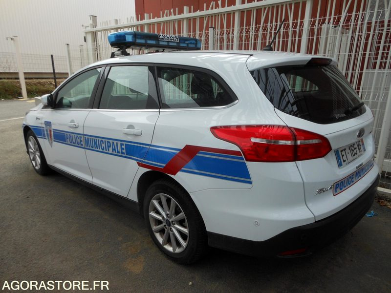 Ford Focus SW police municipale de 2018 moteur cassé - Комби: снимка 5 Ford Focus SW police municipale de 2018 moteur cassé - Комби: снимка 5