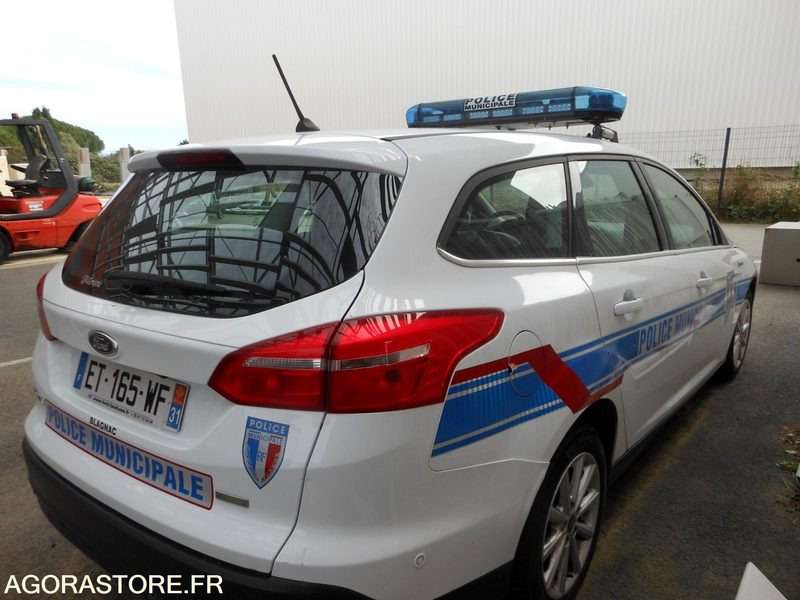 Ford Focus SW police municipale de 2018 moteur cassé - Комби: снимка 3 Ford Focus SW police municipale de 2018 moteur cassé - Комби: снимка 3