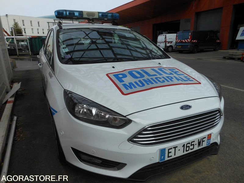 Ford Focus SW police municipale de 2018 moteur cassé - Комби: снимка 2 Ford Focus SW police municipale de 2018 moteur cassé - Комби: снимка 2