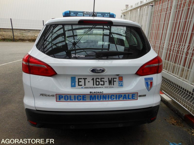Ford Focus SW police municipale de 2018 moteur cassé - Комби: снимка 4 Ford Focus SW police municipale de 2018 moteur cassé - Комби: снимка 4