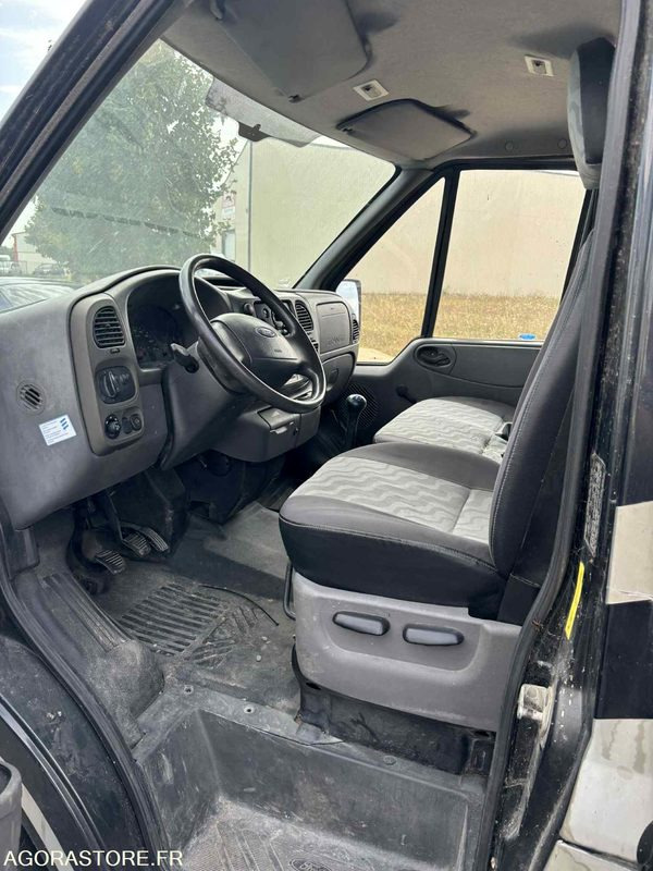 Fourgon FORD - Transport de 2 Chevaux - 2004 - 137 510 KM - Товарен бус: снимка 5 Fourgon FORD - Transport de 2 Chevaux - 2004 - 137 510 KM - Товарен бус: снимка 5