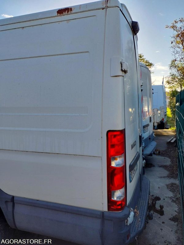 Fourgon IVECO DAILY 2011 - 263071km - BR042PV - Товарен бус: снимка 5 Fourgon IVECO DAILY 2011 - 263071km - BR042PV - Товарен бус: снимка 5