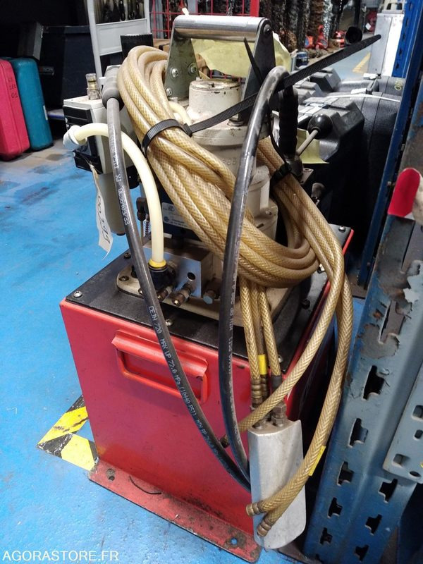 GROUPE HYDRAULIQUE POUR SERRAGE - Инструмент/ Оборудване: снимка 1 GROUPE HYDRAULIQUE POUR SERRAGE - Инструмент/ Оборудване: снимка 1