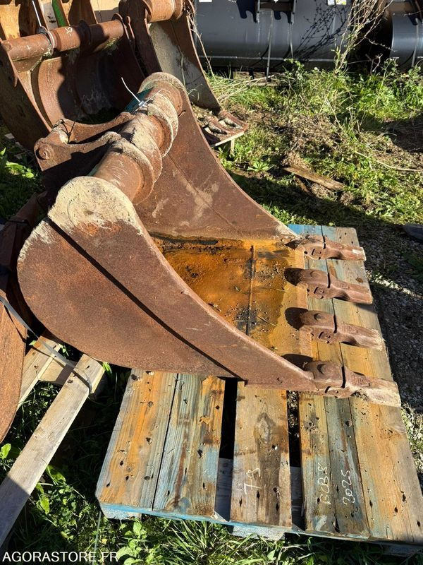 Godet 700mm Morin 3 - Кофа за Строителна техника: снимка 2 Godet 700mm Morin 3 - Кофа за Строителна техника: снимка 2