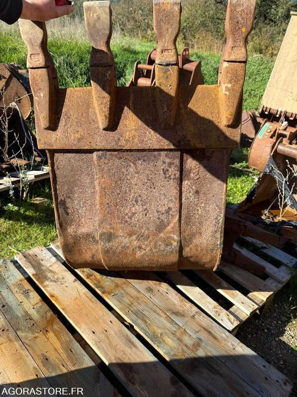 Godet 700mm Morin 3 - Кофа за Строителна техника: снимка 5 Godet 700mm Morin 3 - Кофа за Строителна техника: снимка 5