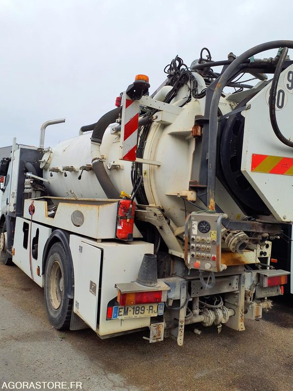 HYDROCUREUR 19T RIVARD - 2004 / 262 122 KM - Каналопочистваща машина: снимка 2 HYDROCUREUR 19T RIVARD - 2004 / 262 122 KM - Каналопочистваща машина: снимка 2