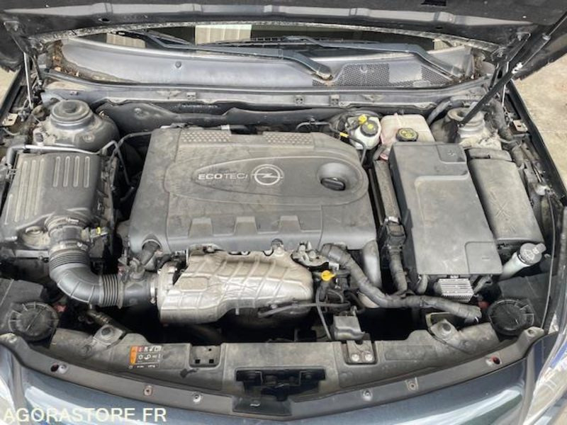 Комби INSIGNIA SPORT TOURER COSMO PAXK 2.0 CDTI 160cv - 08/2013 - 119000 KM: снимка 13