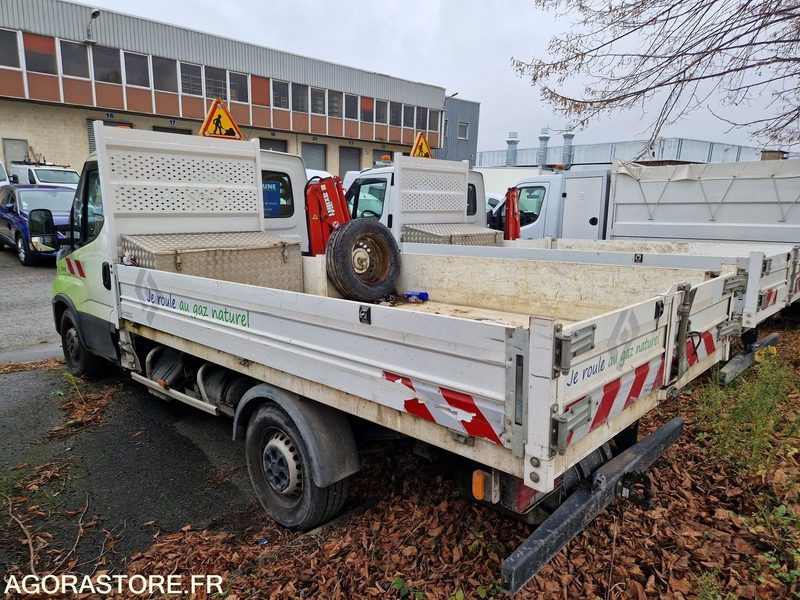 IVECO 35S14N BENNE BASCULANTE + GRUE - 2021 / 55523 KM (GA526QX) - Бус самосвал: снимка 4 IVECO 35S14N BENNE BASCULANTE + GRUE - 2021 / 55523 KM (GA526QX) - Бус самосвал: снимка 4