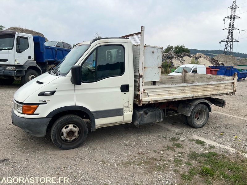 IVECO BENNE 35C12 - Бус самосвал: снимка 2 IVECO BENNE 35C12 - Бус самосвал: снимка 2