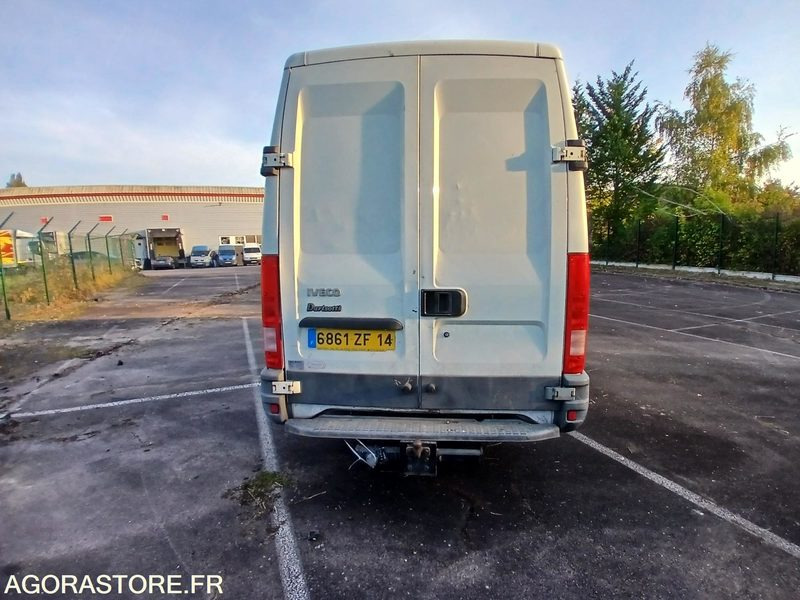Iveco Daily – Diesel – 2004-172 288 KM - Товарен бус: снимка 3 Iveco Daily – Diesel – 2004-172 288 KM - Товарен бус: снимка 3