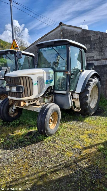 JHON DEERE M6220 - 2004 - Трактор: снимка 1 JHON DEERE M6220 - 2004 - Трактор: снимка 1