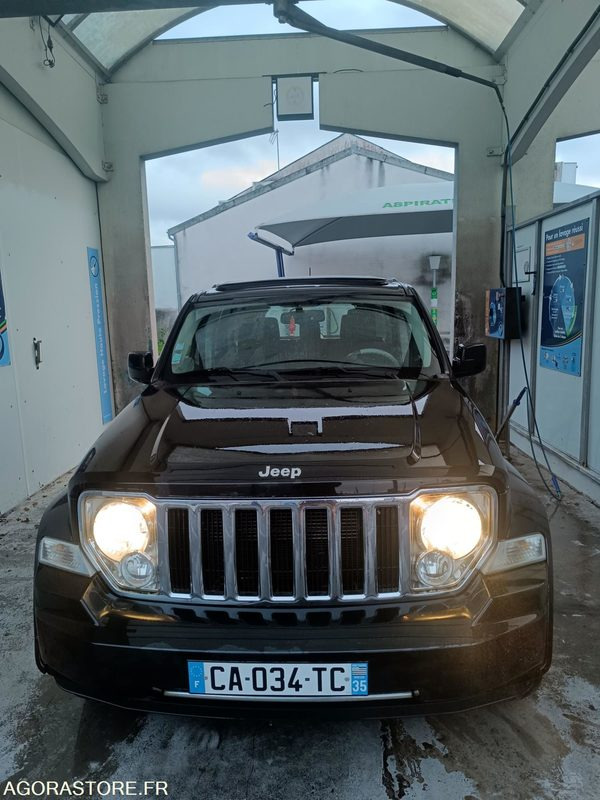 Jeep Cherokee IV 2.8 CRD Jamboree - 2009 - 193 000 KM - Лек автомобил: снимка 1 Jeep Cherokee IV 2.8 CRD Jamboree - 2009 - 193 000 KM - Лек автомобил: снимка 1