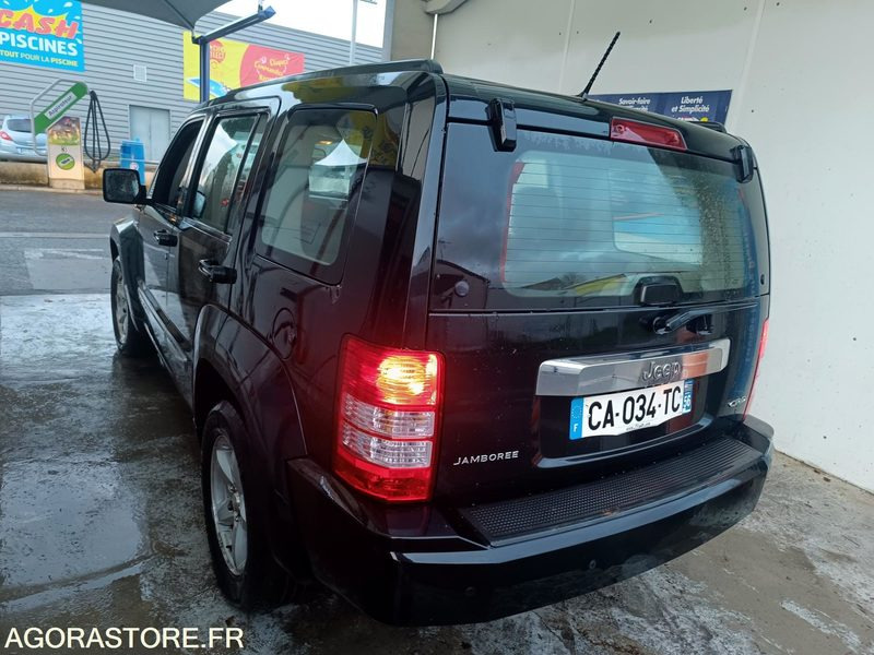 Jeep Cherokee IV 2.8 CRD Jamboree - 2009 - 193 000 KM - Лек автомобил: снимка 5 Jeep Cherokee IV 2.8 CRD Jamboree - 2009 - 193 000 KM - Лек автомобил: снимка 5