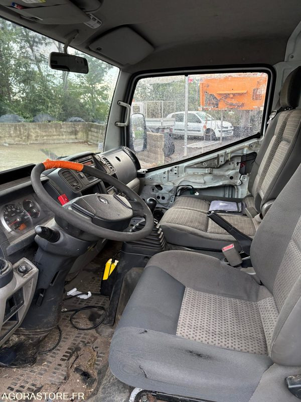 BENNE RENAULT POIDS LOURD MAXITY - 2012 - 160199 KM - Камион: снимка 2 BENNE RENAULT POIDS LOURD MAXITY - 2012 - 160199 KM - Камион: снимка 2