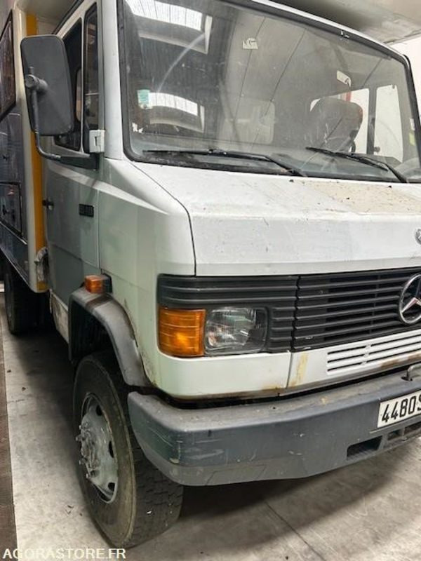 CAMION MERCEDES 814D 4X4 1993 324500 KM - Камион: снимка 2 CAMION MERCEDES 814D 4X4 1993 324500 KM - Камион: снимка 2