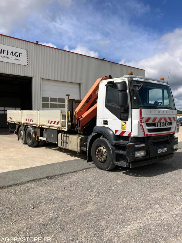 CAMION PLATEAU 6x2 IVECO STRALIS 260S31 + GRUE PK15500 - Année 2008 - 483 000 km - Камион: снимка 3 CAMION PLATEAU 6x2 IVECO STRALIS 260S31 + GRUE PK15500 - Année 2008 - 483 000 km - Камион: снимка 3