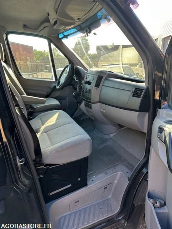 CRAFTER DEPANNEUSE VASP PTE VOITURE CARTE BLANCHE - 2007 - 393000km - Камион: снимка 4 CRAFTER DEPANNEUSE VASP PTE VOITURE CARTE BLANCHE - 2007 - 393000km - Камион: снимка 4